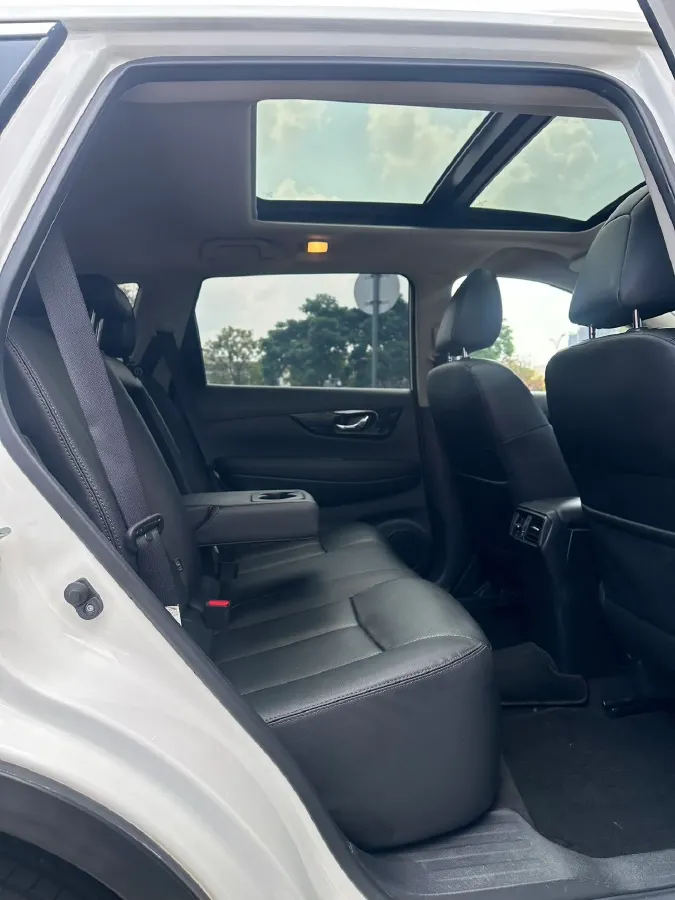 2020 Nissan X-Trail 2.0L 154HP L4 CVT,autocango,china used car exporter,china ev exporter,chinese used car exporter,chinese used ev exporter