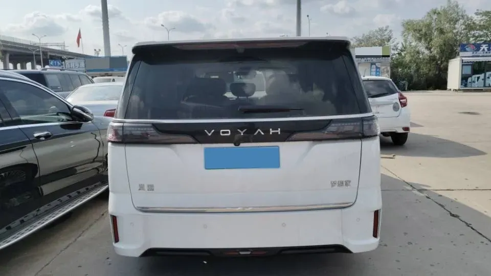 2025 Voyah Dream 1.5T 150HP L4 PHEV 41.7KWH,autocango,china used car exporter,china ev exporter,chinese used car exporter,chinese used ev exporter