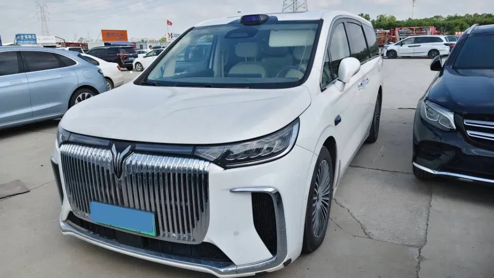 2025 Voyah Dream 1.5T 150HP L4 PHEV 41.7KWH,autocango,china used car exporter,china ev exporter,chinese used car exporter,chinese used ev exporter