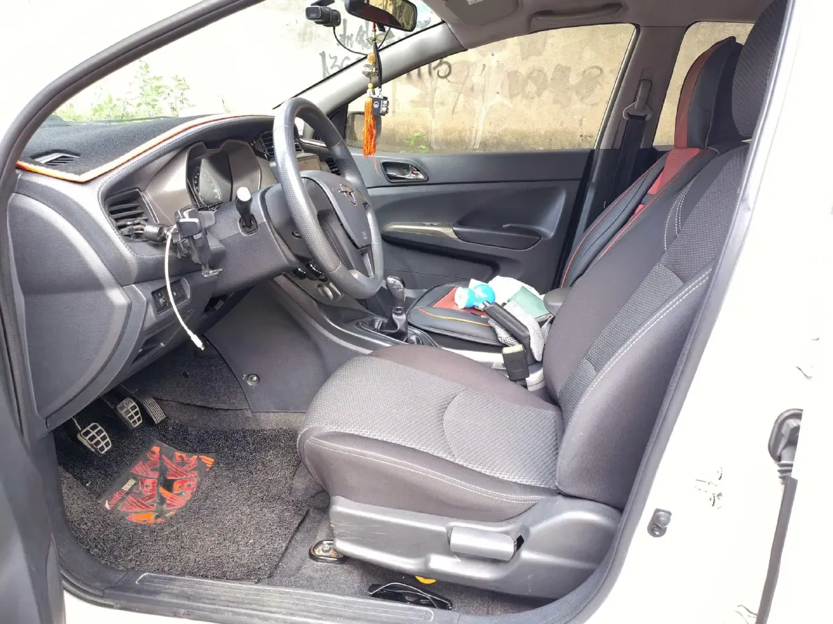 2017 HaiMa M3 1.5L 112HP L4 5MT,autocango,china used car exporter,china ev exporter,chinese used car exporter,chinese used ev exporter