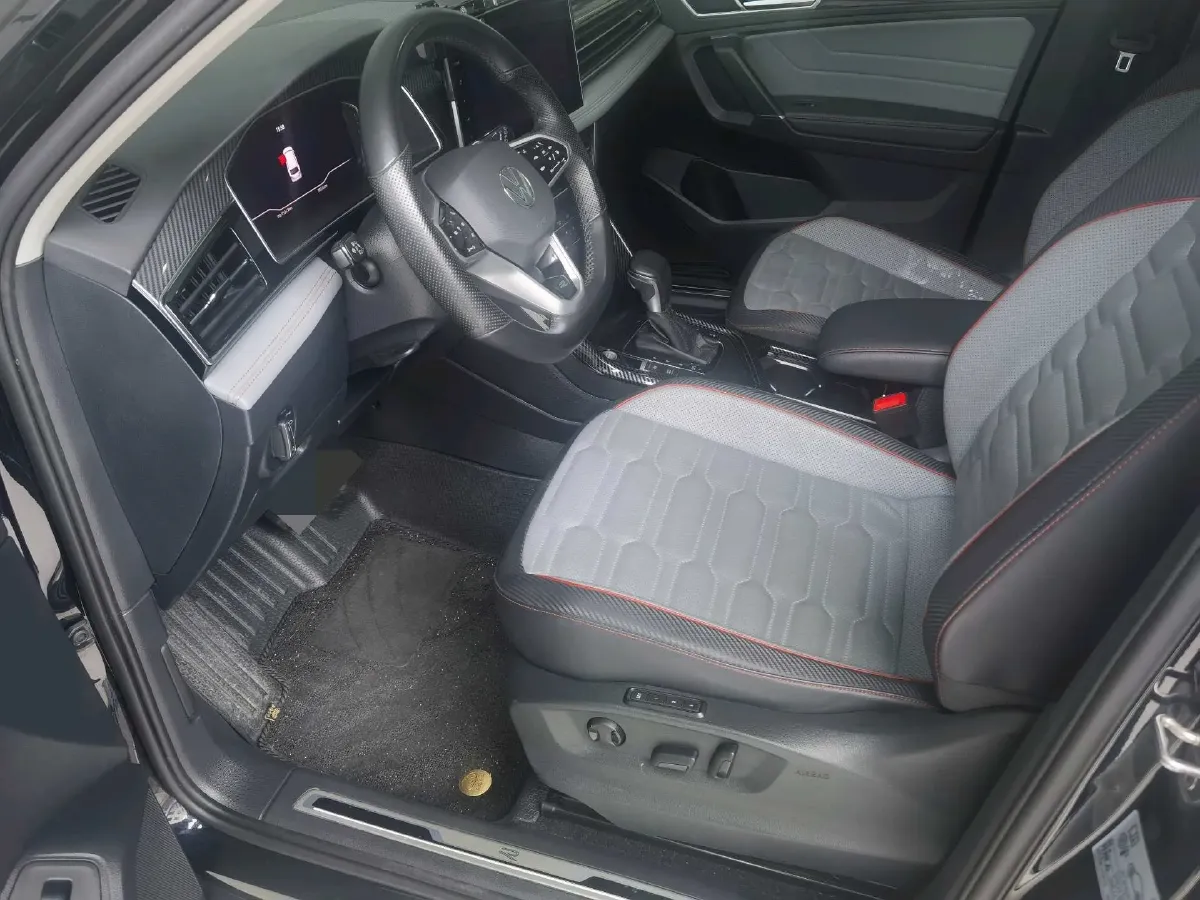 2023 Volkswagen Tiguan L 2.0T 186HP L4 7DCT,autocango,china used car exporter,china ev exporter,chinese used car exporter,chinese used ev exporter