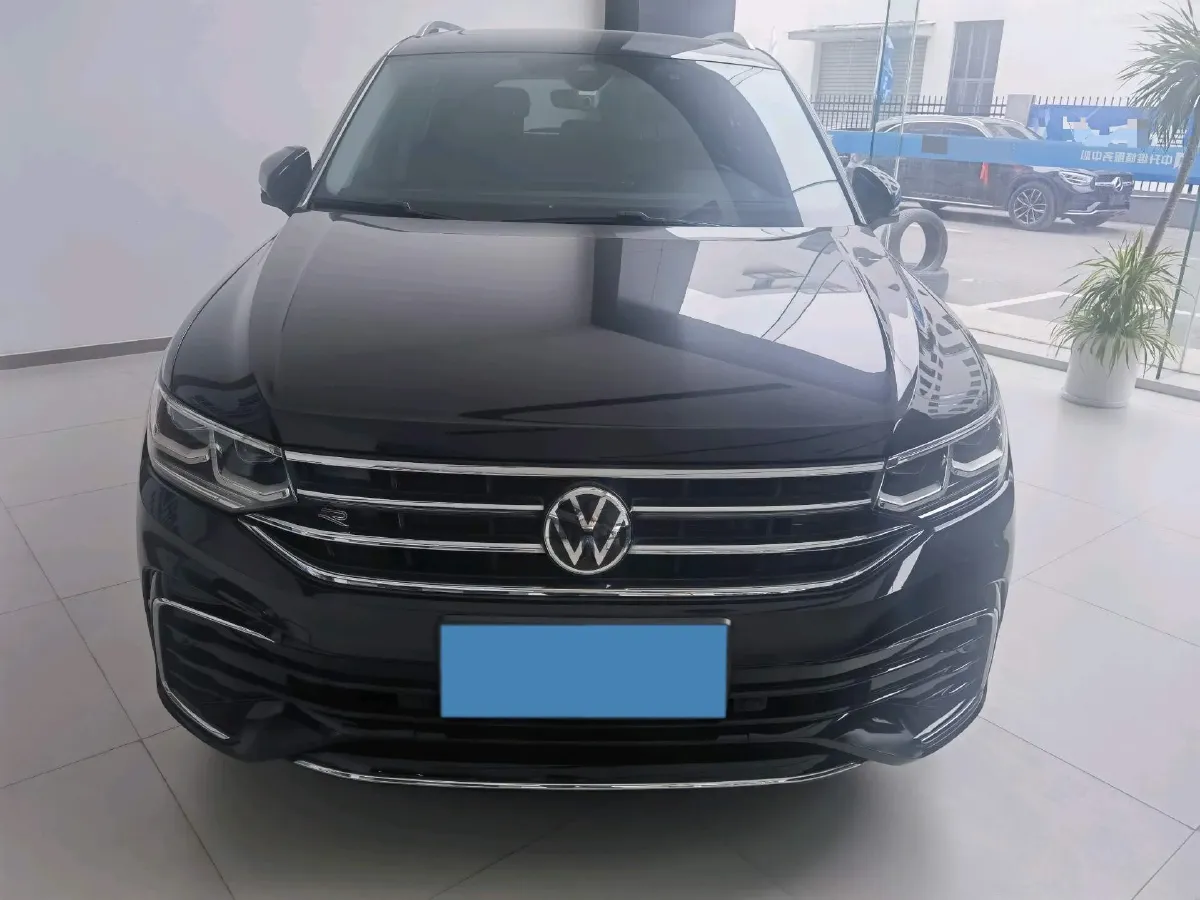 2023 Volkswagen Tiguan L 2.0T 186HP L4 7DCT,autocango,china used car exporter,china ev exporter,chinese used car exporter,chinese used ev exporter