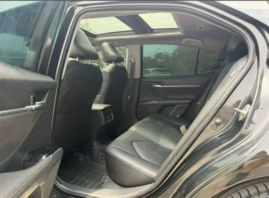 2021 Toyota Camry 2.5L 209HP L4 8AT,autocango,china used car exporter,china ev exporter,chinese used car exporter,chinese used ev exporter