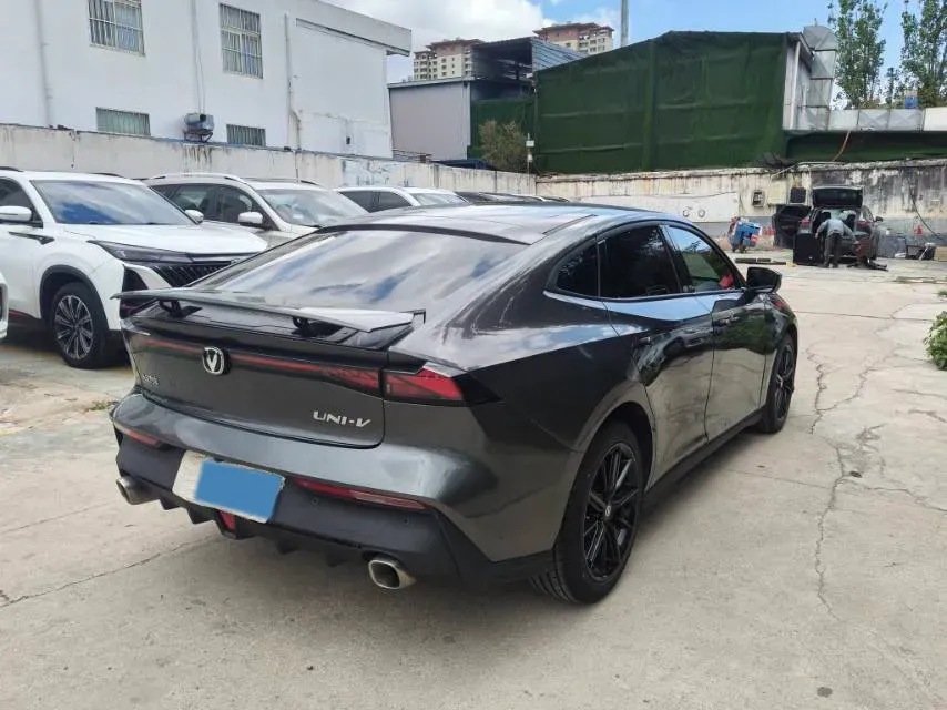 2022 ChangAn UNI-V 1.5T 188HP L4 7DCT,autocango,china used car exporter,china ev exporter,chinese used car exporter,chinese used ev exporter