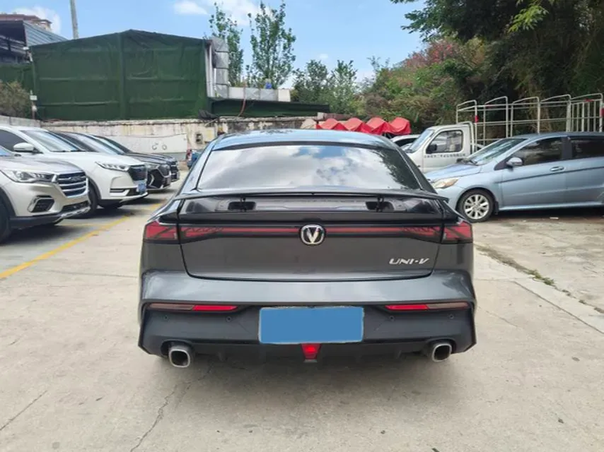 2022 ChangAn UNI-V 1.5T 188HP L4 7DCT,autocango,china used car exporter,china ev exporter,chinese used car exporter,chinese used ev exporter