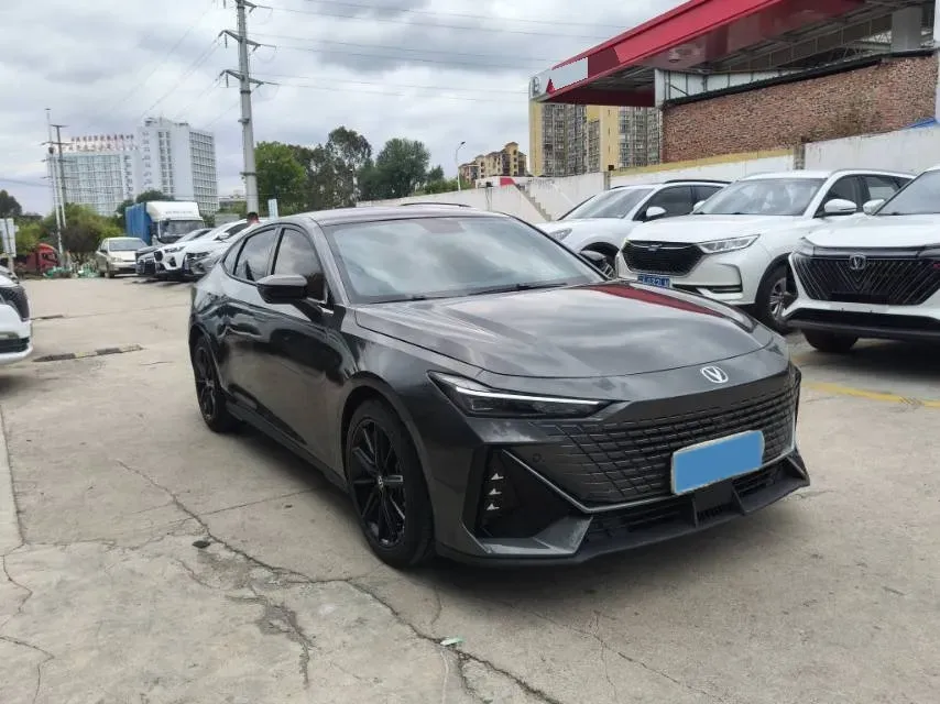 2022 ChangAn UNI-V 1.5T 188HP L4 7DCT,autocango,china used car exporter,china ev exporter,chinese used car exporter,chinese used ev exporter