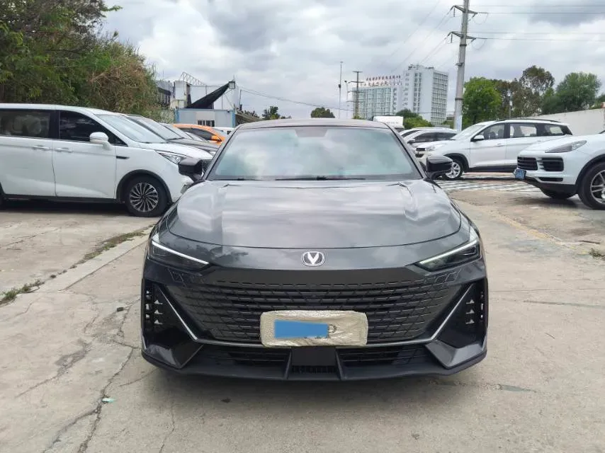 2022 ChangAn UNI-V 1.5T 188HP L4 7DCT,autocango,china used car exporter,china ev exporter,chinese used car exporter,chinese used ev exporter