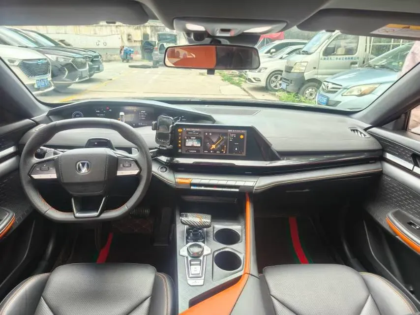 2022 ChangAn UNI-V 1.5T 188HP L4 7DCT,autocango,china used car exporter,china ev exporter,chinese used car exporter,chinese used ev exporter