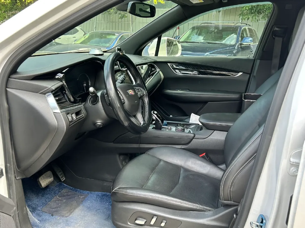 2021 Cadillac XT6 2.0T 237HP L4 9AT,autocango,china used car exporter,china ev exporter,chinese used car exporter,chinese used ev exporter