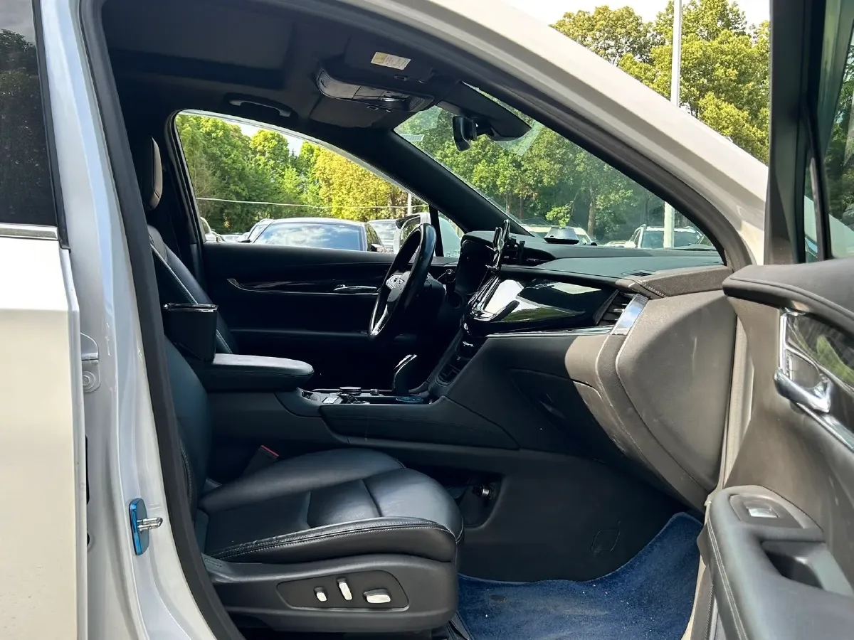 2021 Cadillac XT6 2.0T 237HP L4 9AT,autocango,china used car exporter,china ev exporter,chinese used car exporter,chinese used ev exporter