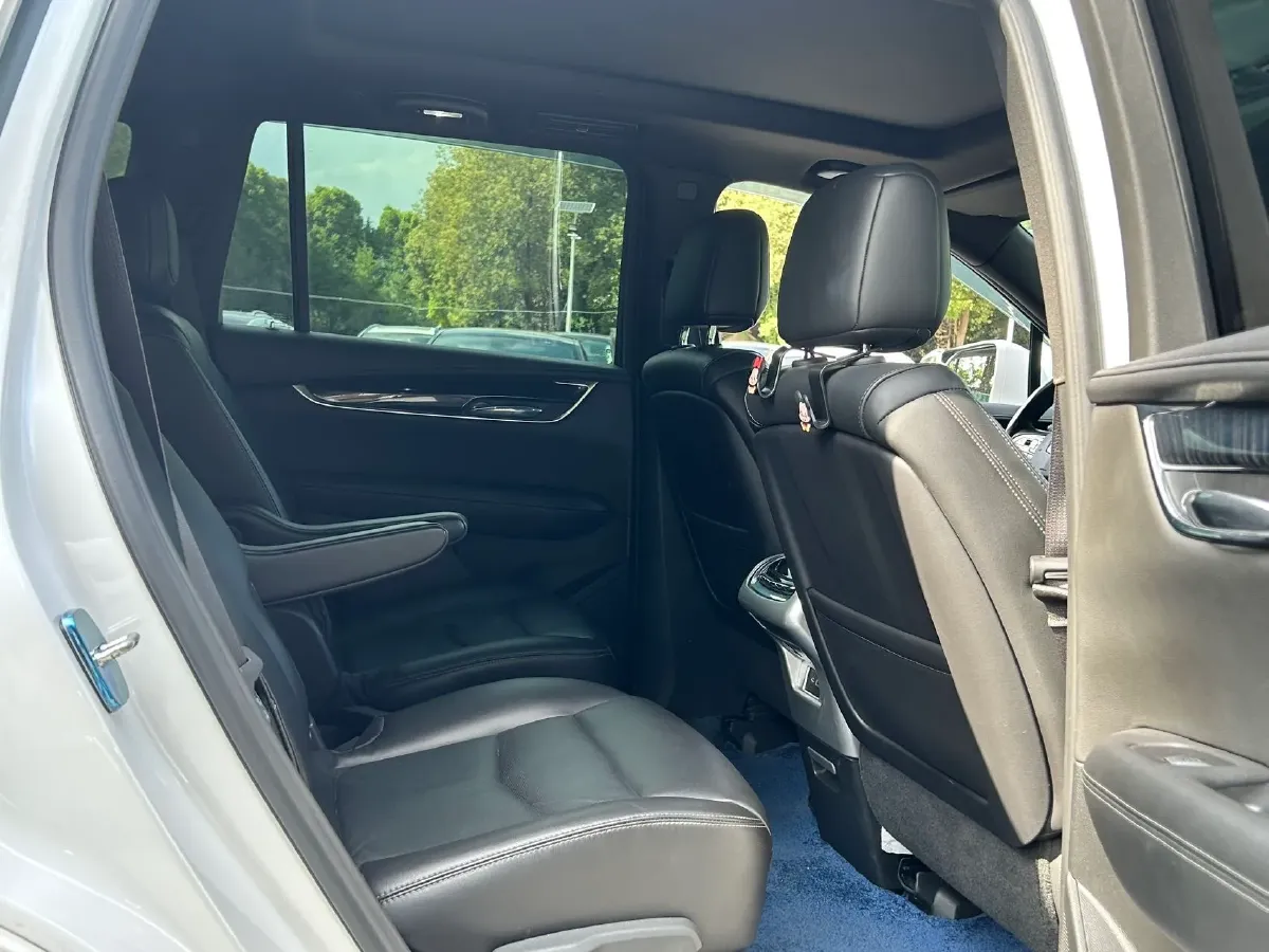 2021 Cadillac XT6 2.0T 237HP L4 9AT,autocango,china used car exporter,china ev exporter,chinese used car exporter,chinese used ev exporter