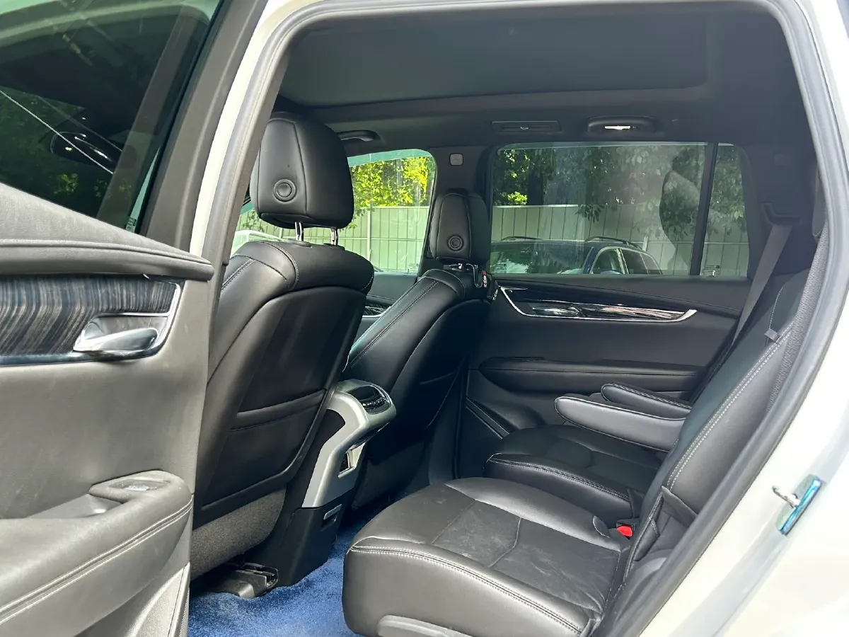 2021 Cadillac XT6 2.0T 237HP L4 9AT,autocango,china used car exporter,china ev exporter,chinese used car exporter,chinese used ev exporter