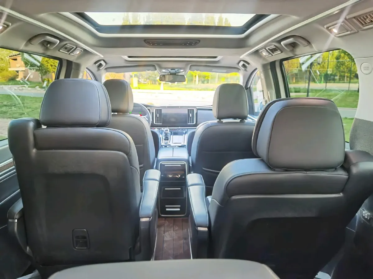 2021 GAC Trumpchi M8 2.0T 252HP L4 8AT,autocango,china used car exporter,china ev exporter,chinese used car exporter,chinese used ev exporter