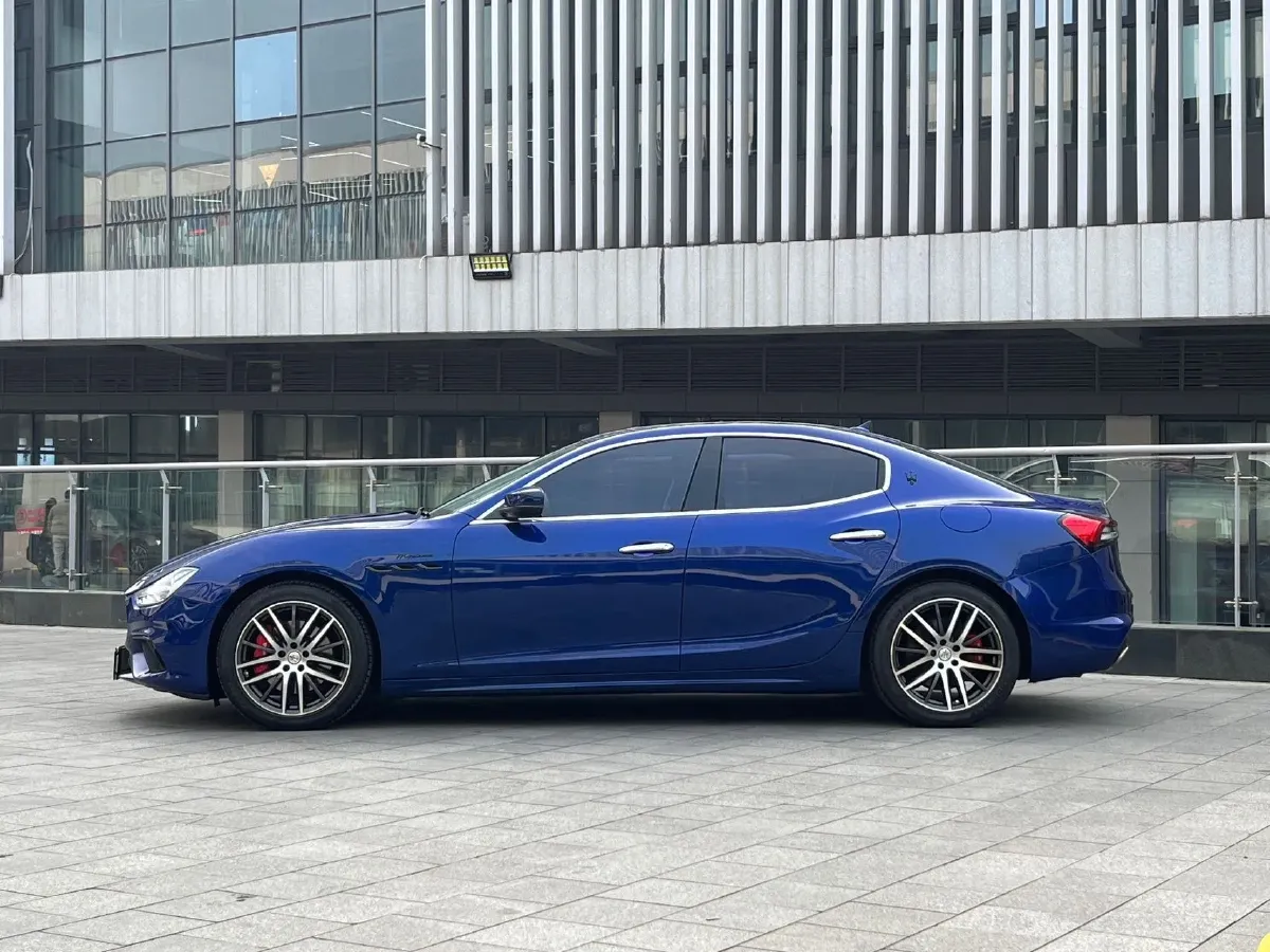 2021 Maserati Ghibli 3.0T 350HP V6 8AT,autocango,china used car exporter,china ev exporter,chinese used car exporter,chinese used ev exporter