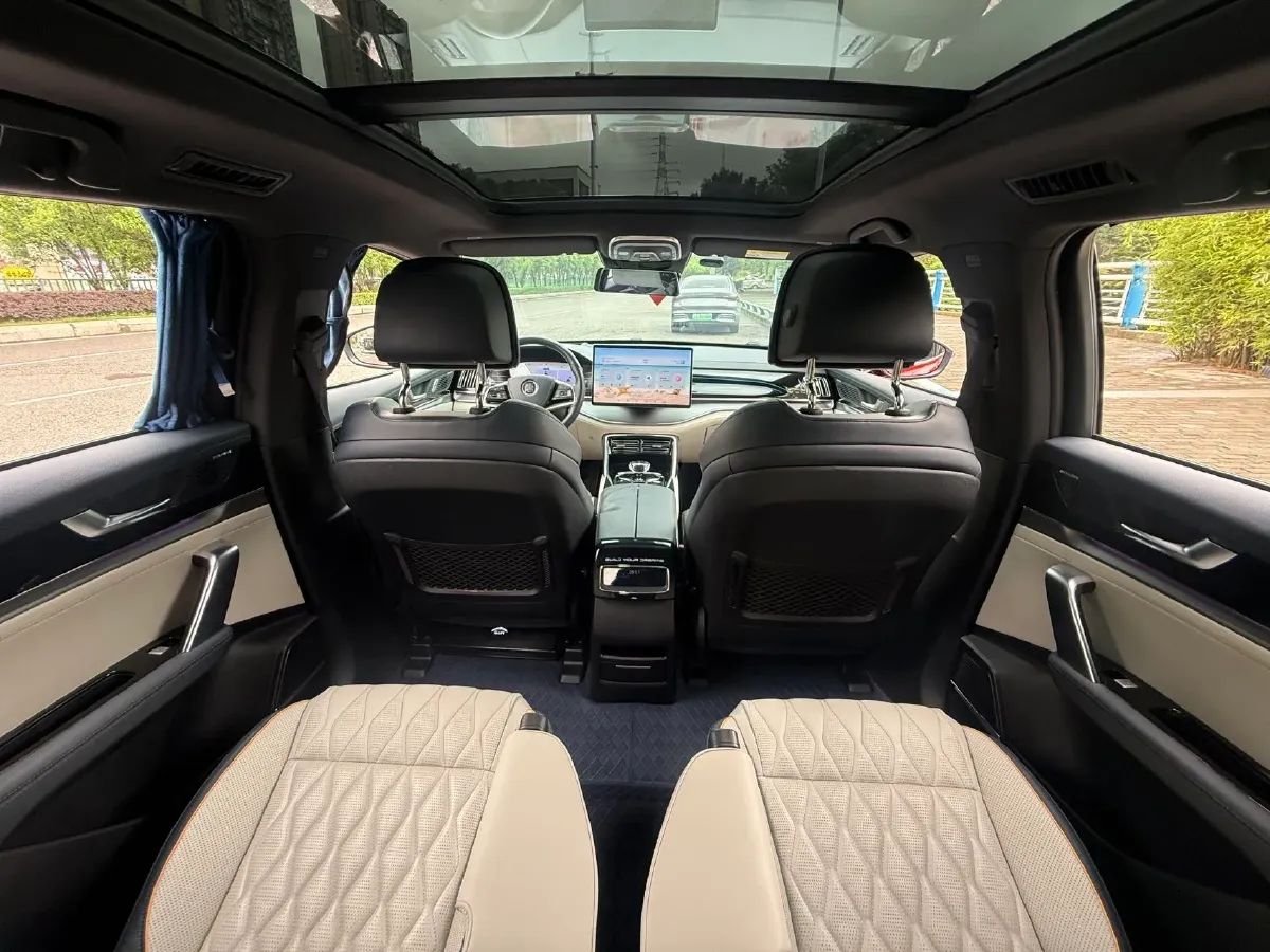 2022 Jeep Grand Commander 2.0T 265HP L4 9AT,autocango,china used car exporter,china ev exporter,chinese used car exporter,chinese used ev exporter