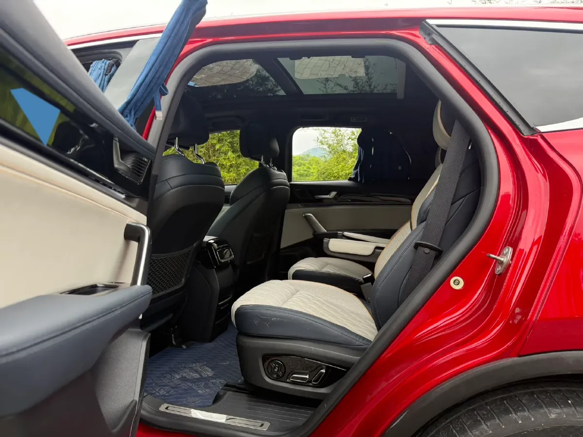 2022 Jeep Grand Commander 2.0T 265HP L4 9AT,autocango,china used car exporter,china ev exporter,chinese used car exporter,chinese used ev exporter