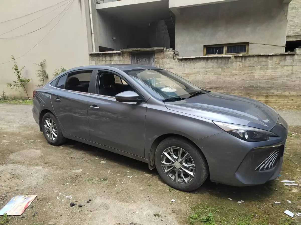 2023 Roewe i5 1.5L 129HP L4 CVT,autocango,china used car exporter,china ev exporter,chinese used car exporter,chinese used ev exporter