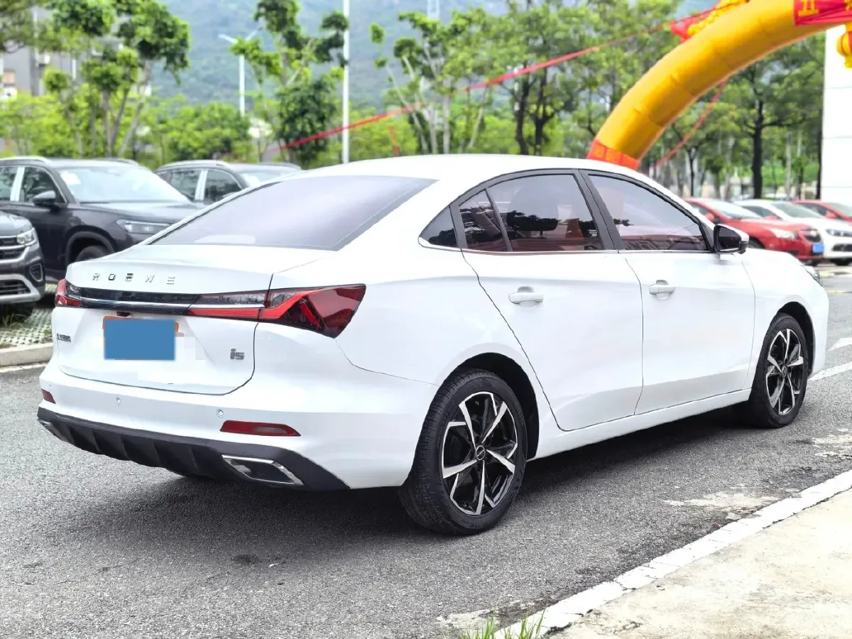 2023 Roewe i5 1.5L 129HP L4 CVT,autocango,china used car exporter,china ev exporter,chinese used car exporter,chinese used ev exporter