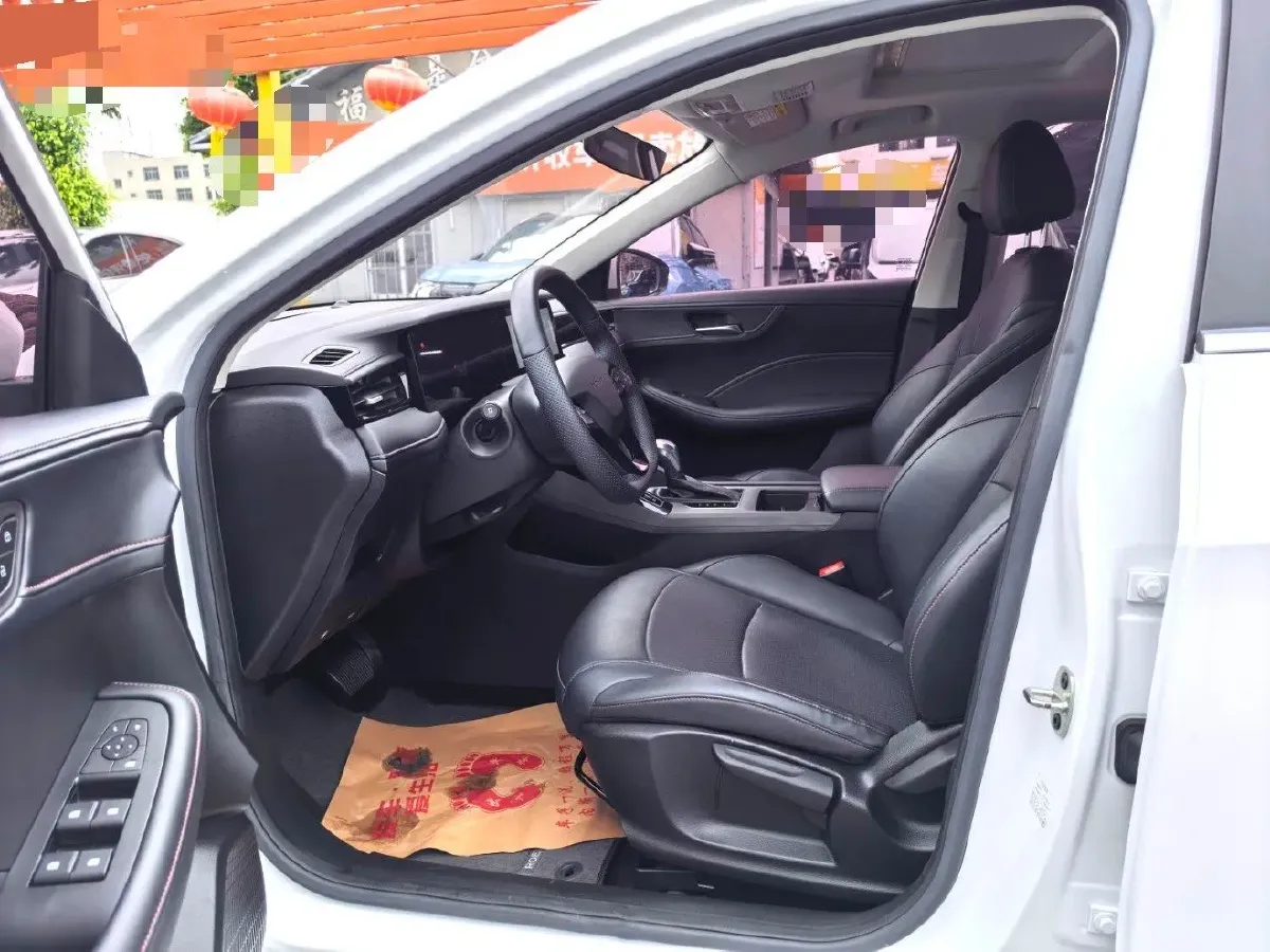 2023 Roewe i5 1.5L 129HP L4 CVT,autocango,china used car exporter,china ev exporter,chinese used car exporter,chinese used ev exporter