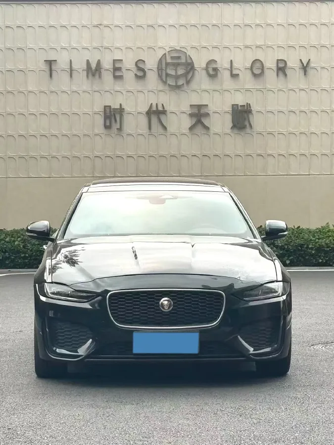 2021 Jaguar XEL 2.0T 250HP L4 8AT,autocango,china used car exporter,china ev exporter,chinese used car exporter,chinese used ev exporter