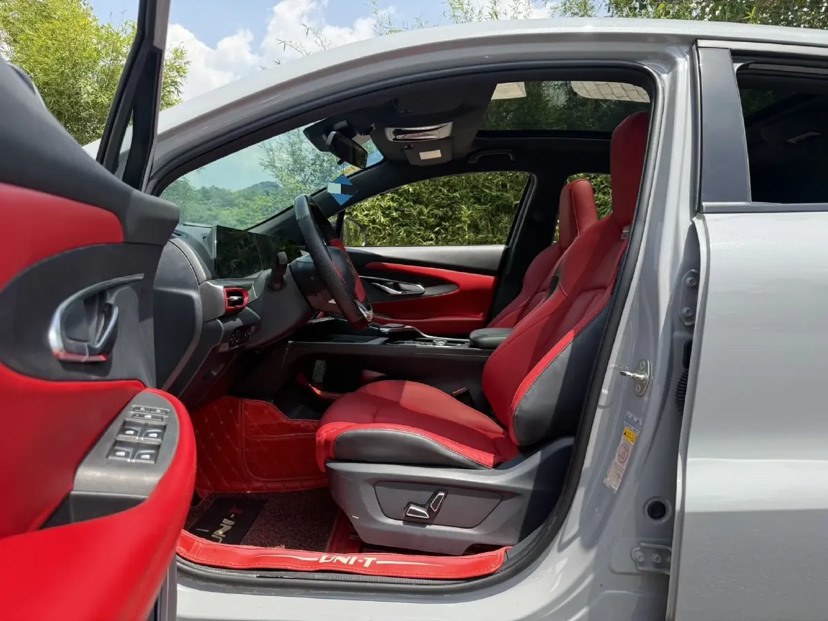 2020 ChangAn UNI-T 1.5T 180HP L4 7DCT,autocango,china used car exporter,china ev exporter,chinese used car exporter,chinese used ev exporter