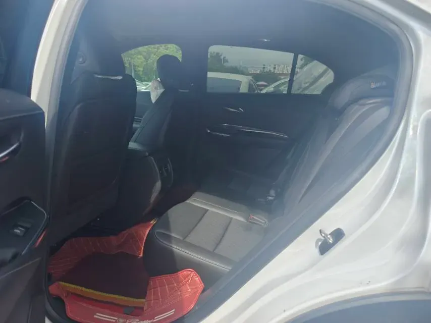 2018 Cadillac XT4 2.0T 241HP L4 9AT,autocango,china used car exporter,china ev exporter,chinese used car exporter,chinese used ev exporter