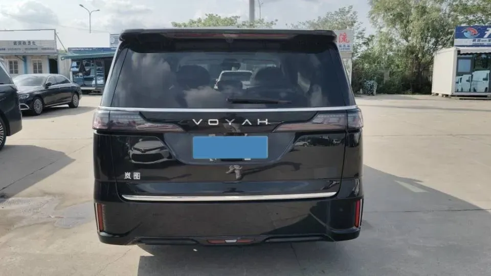 2025 Voyah Dream 1.5T 150HP L4 PHEV 41.7KWH,autocango,china used car exporter,china ev exporter,chinese used car exporter,chinese used ev exporter