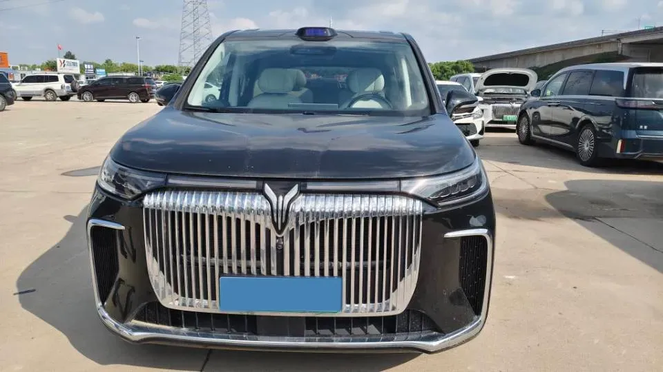 2025 Voyah Dream 1.5T 150HP L4 PHEV 41.7KWH,autocango,china used car exporter,china ev exporter,chinese used car exporter,chinese used ev exporter