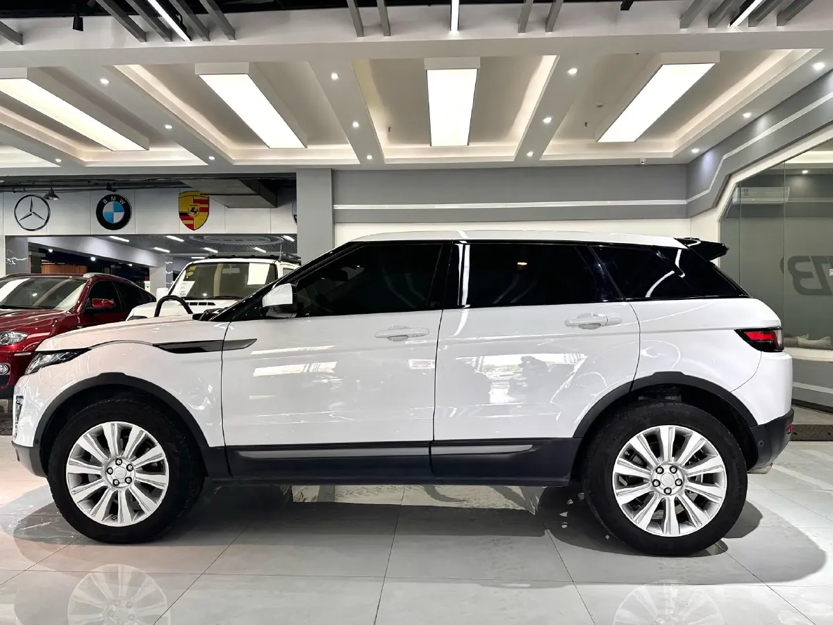 2018 Land Rover Range Rover Evoque 2.0T 241HP L4 9AT,autocango,china used car exporter,china ev exporter,chinese used car exporter,chinese used ev exporter