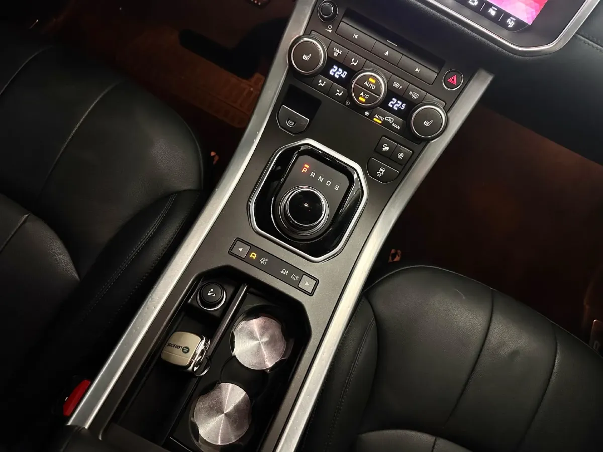 2018 Land Rover Range Rover Evoque 2.0T 241HP L4 9AT,autocango,china used car exporter,china ev exporter,chinese used car exporter,chinese used ev exporter