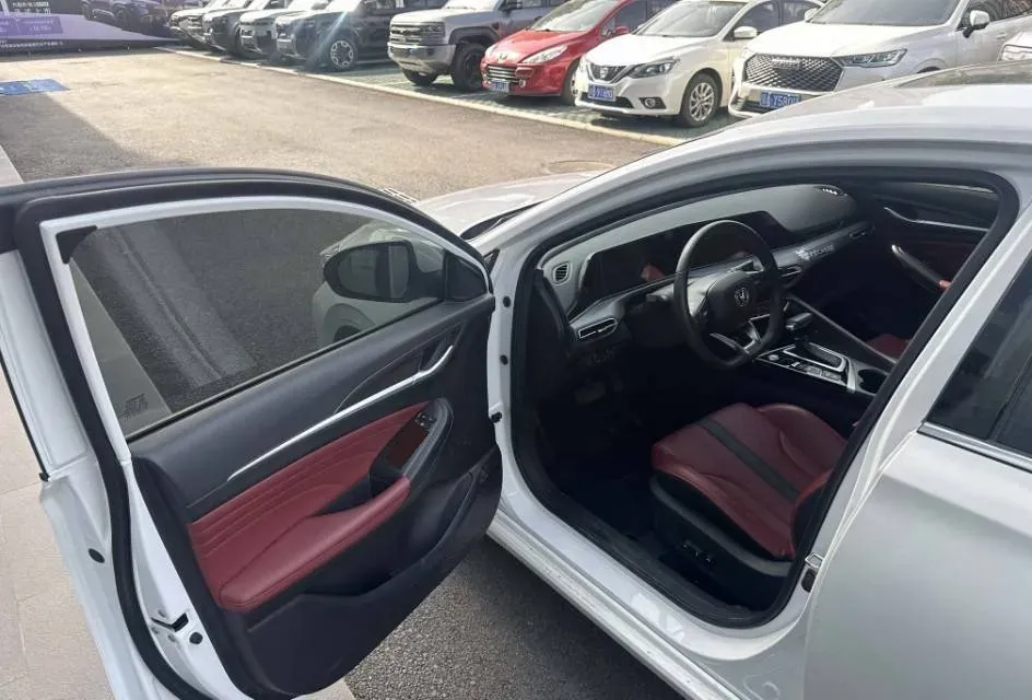 2021 ChangAn Eado 1.4T 160HP L4 7DCT,autocango,china used car exporter,china ev exporter,chinese used car exporter,chinese used ev exporter