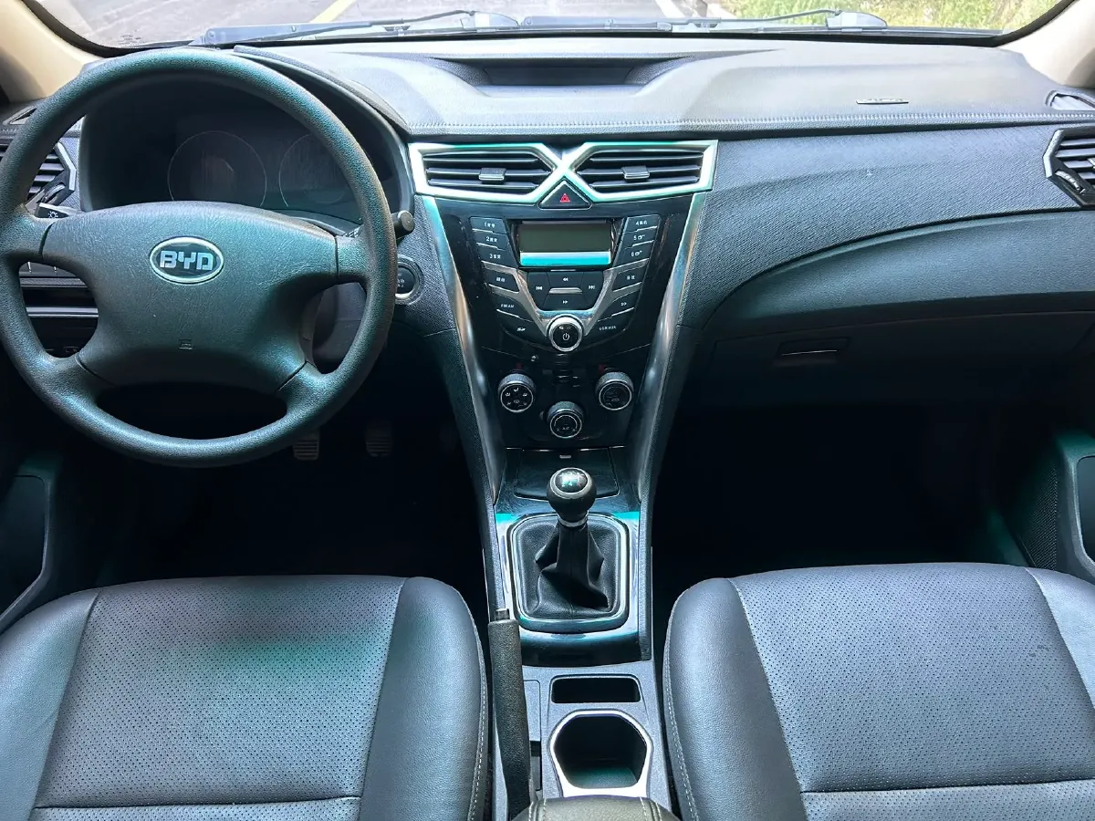 2020 BYD F3 1.5L 109HP L4 5MT,autocango,china used car exporter,china ev exporter,chinese used car exporter,chinese used ev exporter