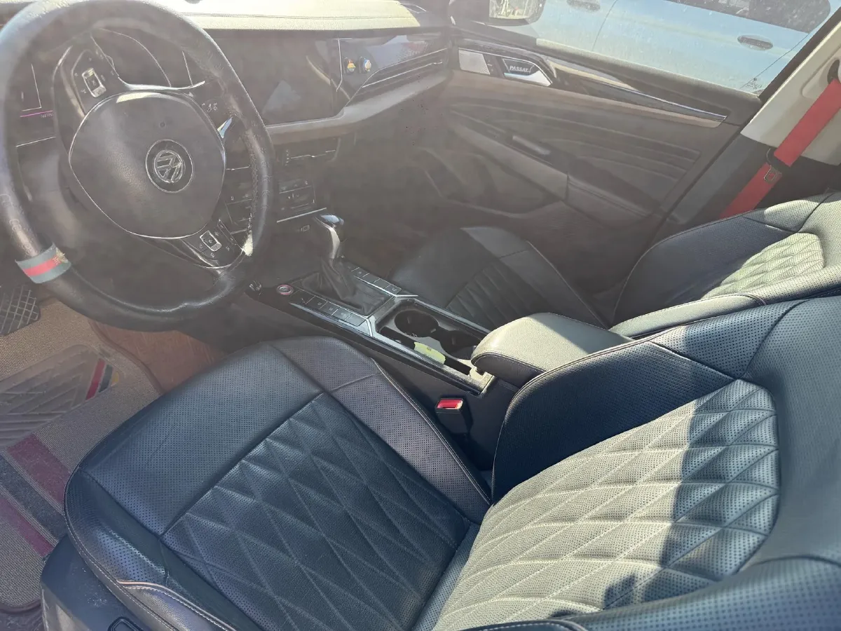 2020 Volkswagen Passat 2.0T 186HP L4 7DCT,autocango,china used car exporter,china ev exporter,chinese used car exporter,chinese used ev exporter