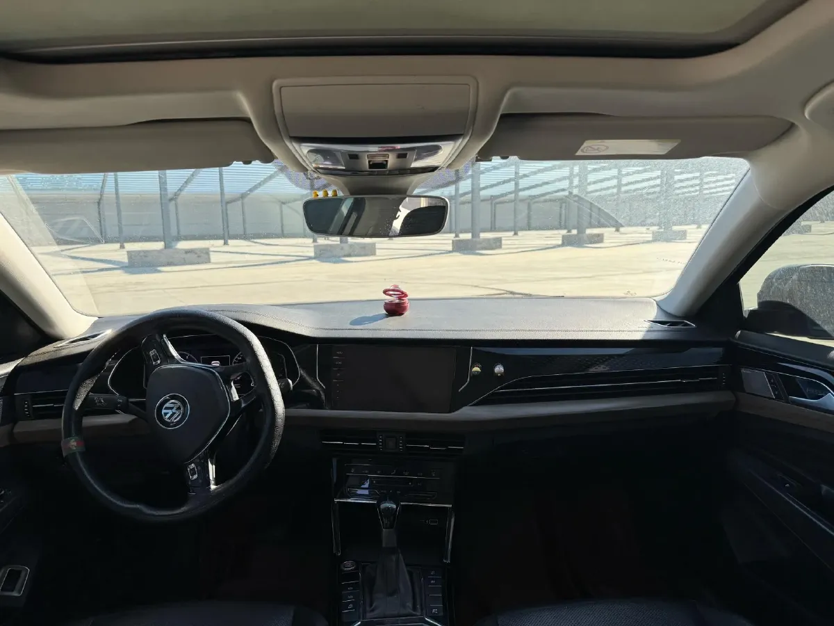 2020 Volkswagen Passat 2.0T 186HP L4 7DCT,autocango,china used car exporter,china ev exporter,chinese used car exporter,chinese used ev exporter