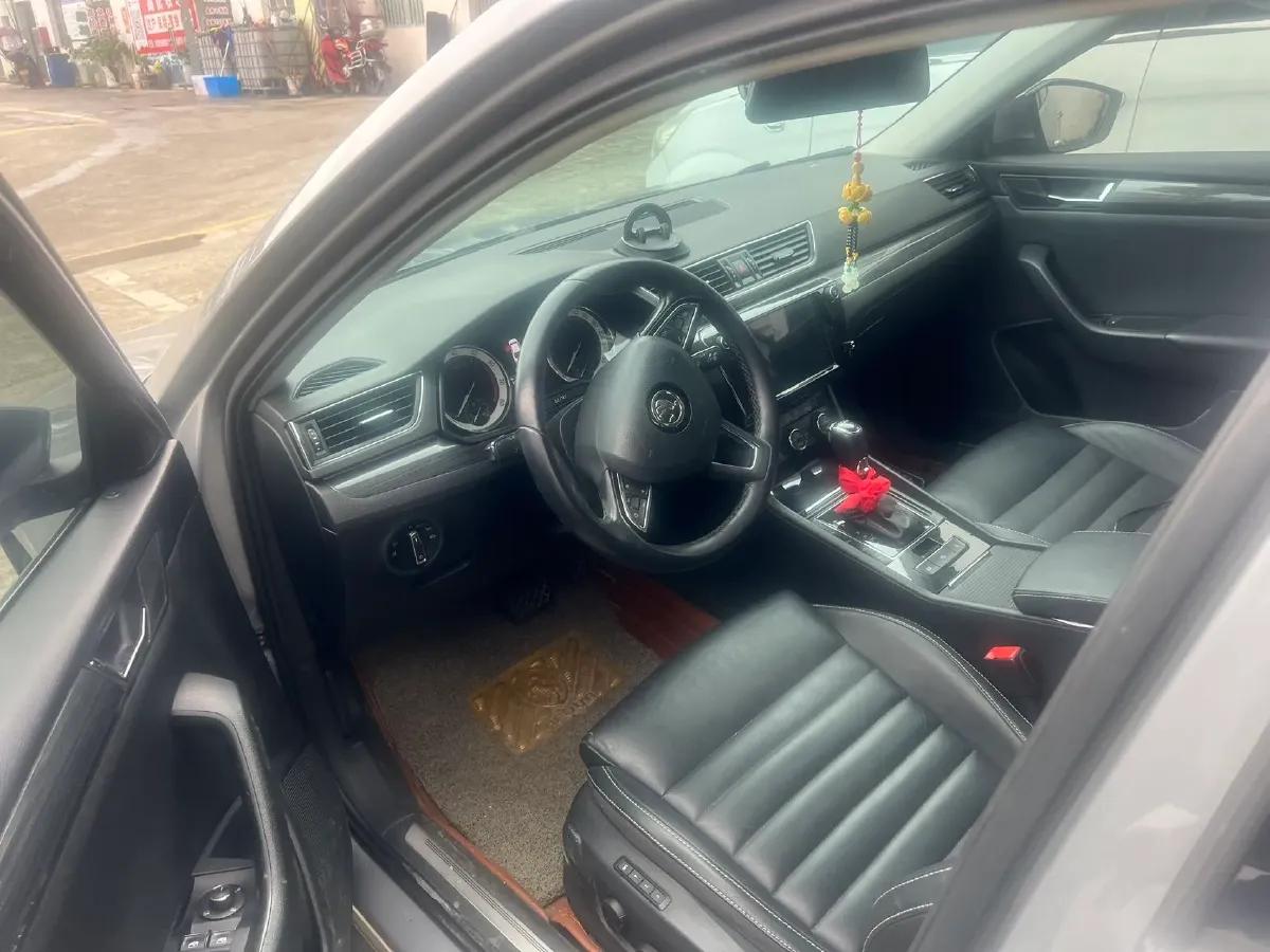 2018 Skoda Kodiak 1.8T 180HP L4 7DCT,autocango,china used car exporter,china ev exporter,chinese used car exporter,chinese used ev exporter