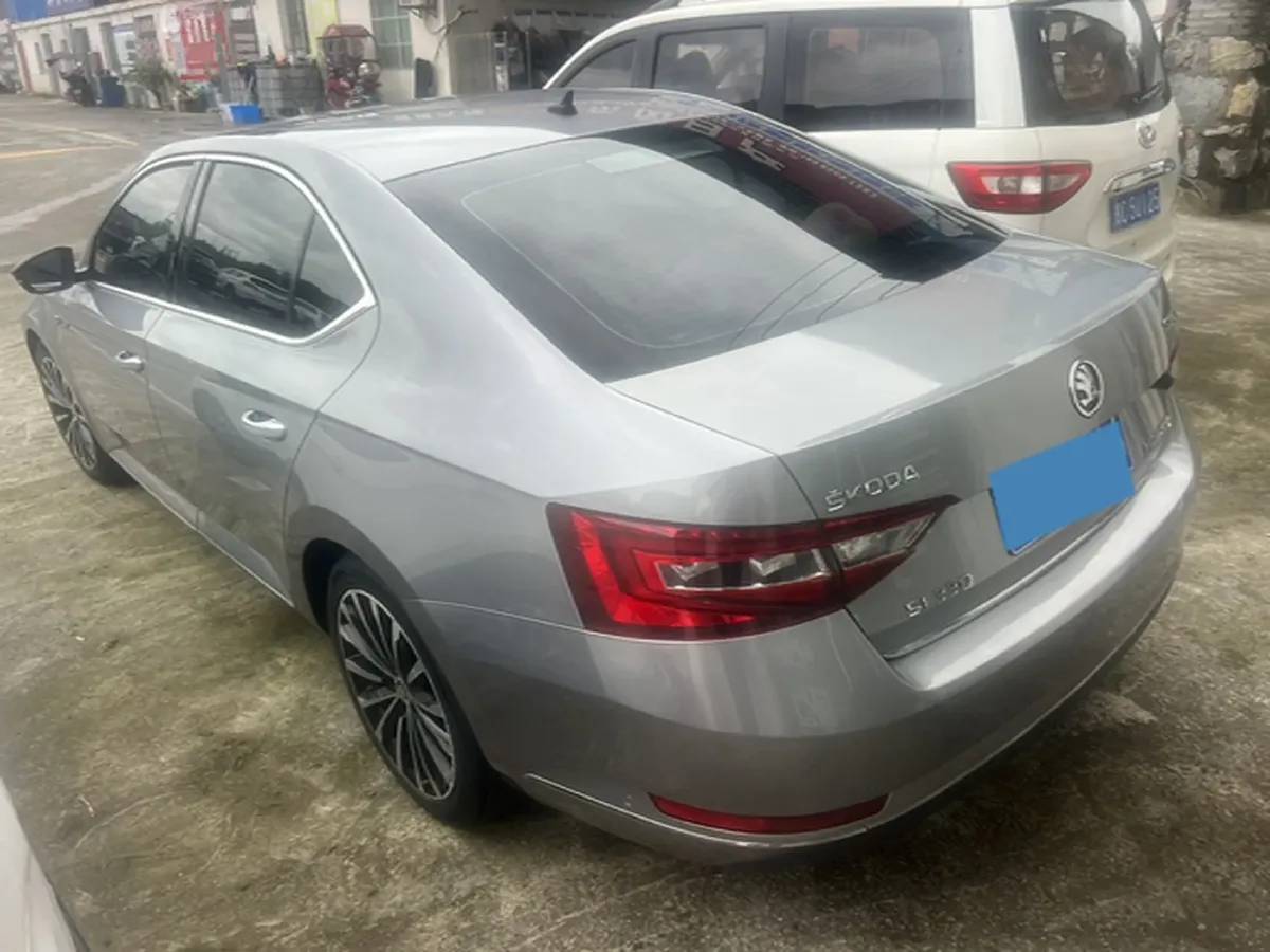 2018 Skoda Kodiak 1.8T 180HP L4 7DCT,autocango,china used car exporter,china ev exporter,chinese used car exporter,chinese used ev exporter