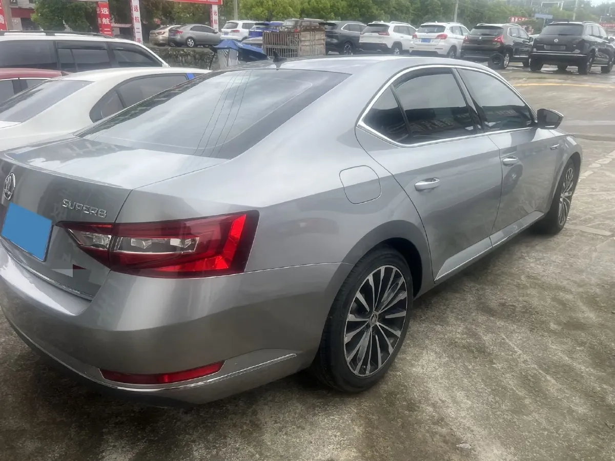 2018 Skoda Kodiak 1.8T 180HP L4 7DCT,autocango,china used car exporter,china ev exporter,chinese used car exporter,chinese used ev exporter