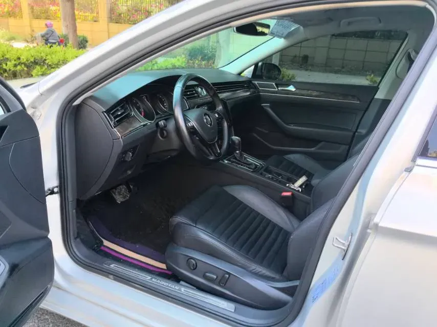 2019 Volkswagen Magotan 2.0T 186HP L4 7DCT,autocango,china used car exporter,china ev exporter,chinese used car exporter,chinese used ev exporter