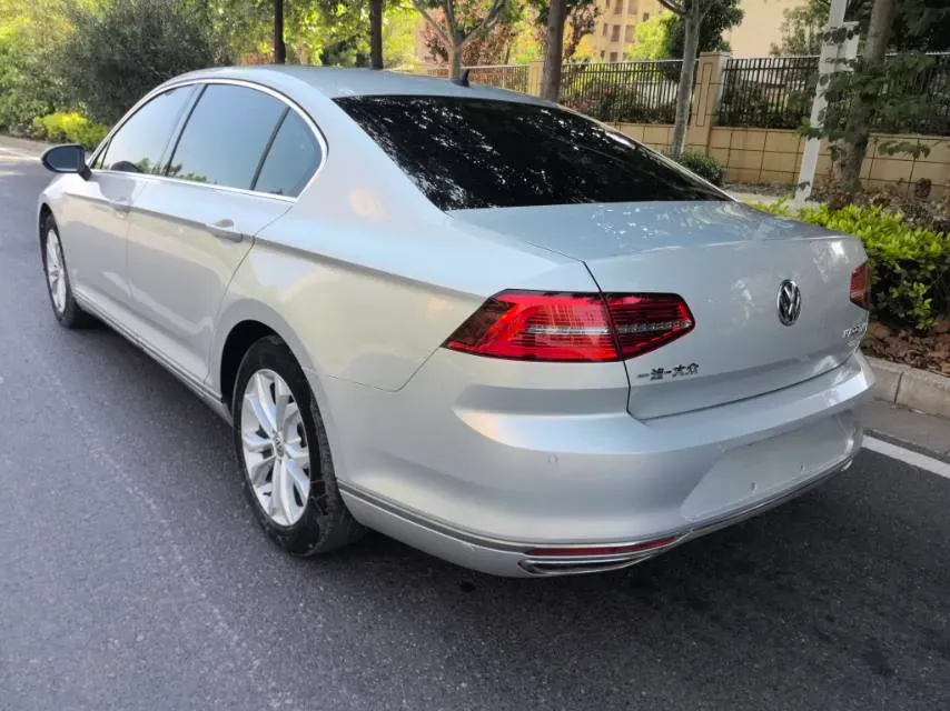 2019 Volkswagen Magotan 2.0T 186HP L4 7DCT,autocango,china used car exporter,china ev exporter,chinese used car exporter,chinese used ev exporter