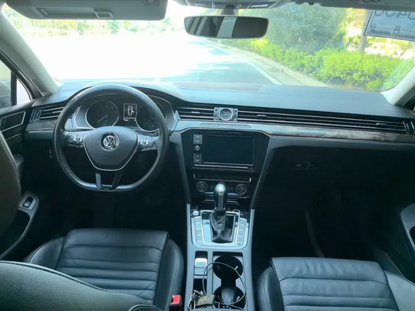 2019 Volkswagen Magotan 2.0T 186HP L4 7DCT,autocango,china used car exporter,china ev exporter,chinese used car exporter,chinese used ev exporter