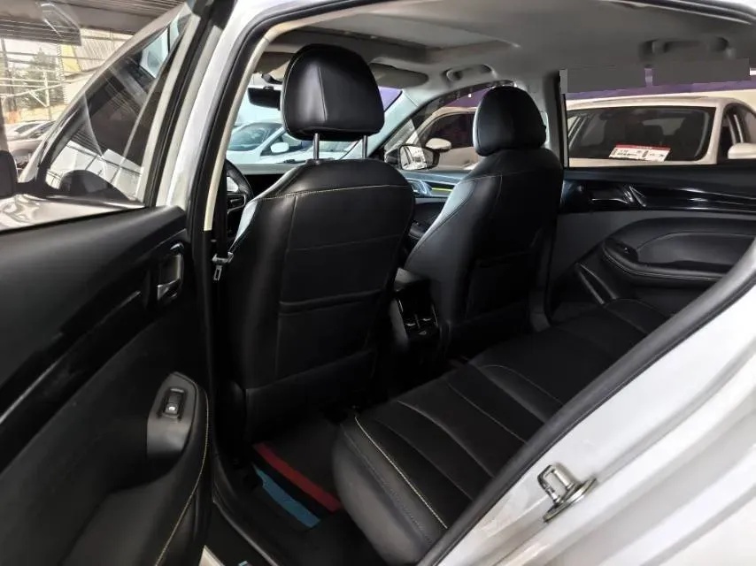 2021 Roewe i5 1.5L 120HP L4 CVT,autocango,china used car exporter,china ev exporter,chinese used car exporter,chinese used ev exporter