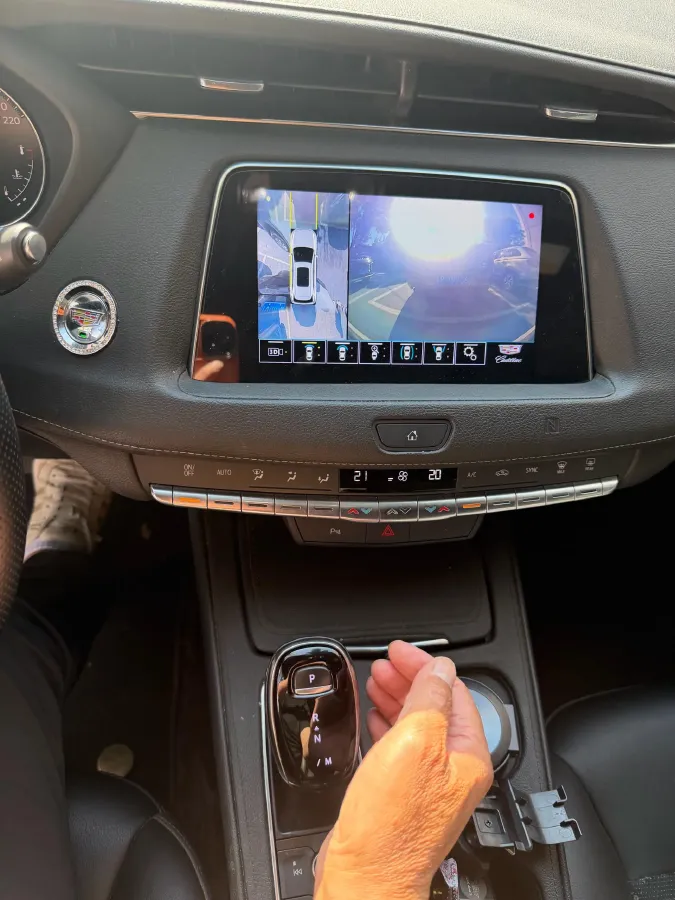 2021 Cadillac XT4 2.0T 237HP L4 9AT,autocango,china used car exporter,china ev exporter,chinese used car exporter,chinese used ev exporter