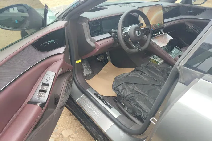 2024 Denza DenzaZ9GT 2.0T 207HP L4 E-CVT PHEV 38.5KWH,autocango,china used car exporter,china ev exporter,chinese used car exporter,chinese used ev exporter