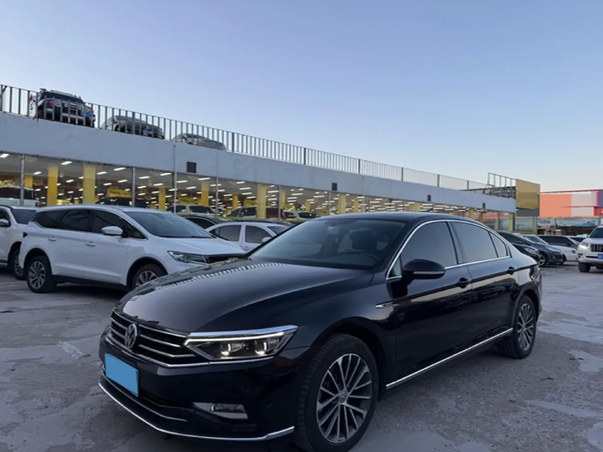 2020 Volkswagen Magotan 2.0T 186HP L4 7DCT,autocango,china used car exporter,china ev exporter,chinese used car exporter,chinese used ev exporter