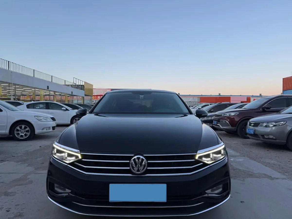 2020 Volkswagen Magotan 2.0T 186HP L4 7DCT,autocango,china used car exporter,china ev exporter,chinese used car exporter,chinese used ev exporter