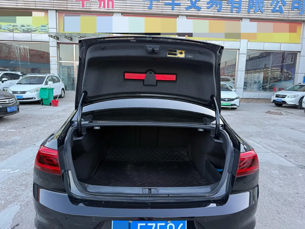 2020 Volkswagen Magotan 2.0T 186HP L4 7DCT,autocango,china used car exporter,china ev exporter,chinese used car exporter,chinese used ev exporter