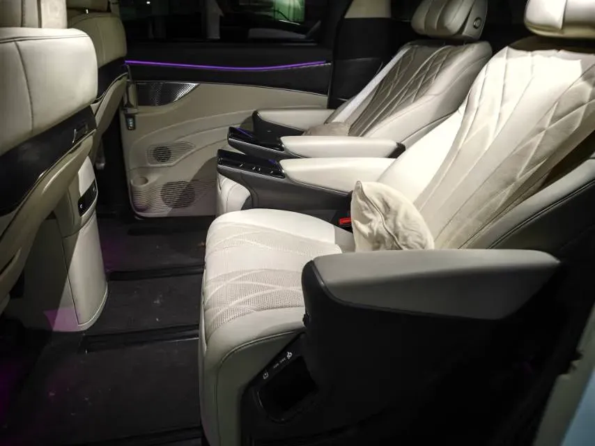 2025 Denza D9 1.5T 156HP L4 E-CVT PHEV 40KWH,autocango,china used car exporter,china ev exporter,chinese used car exporter,chinese used ev exporter