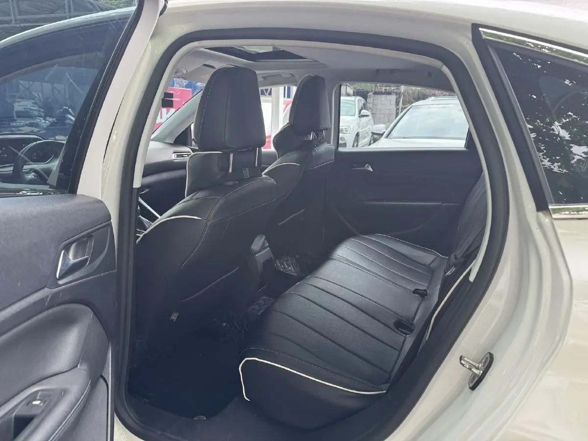 2018 Peugeot 308 1.6L 117HP L4 6AT,autocango,china used car exporter,china ev exporter,chinese used car exporter,chinese used ev exporter