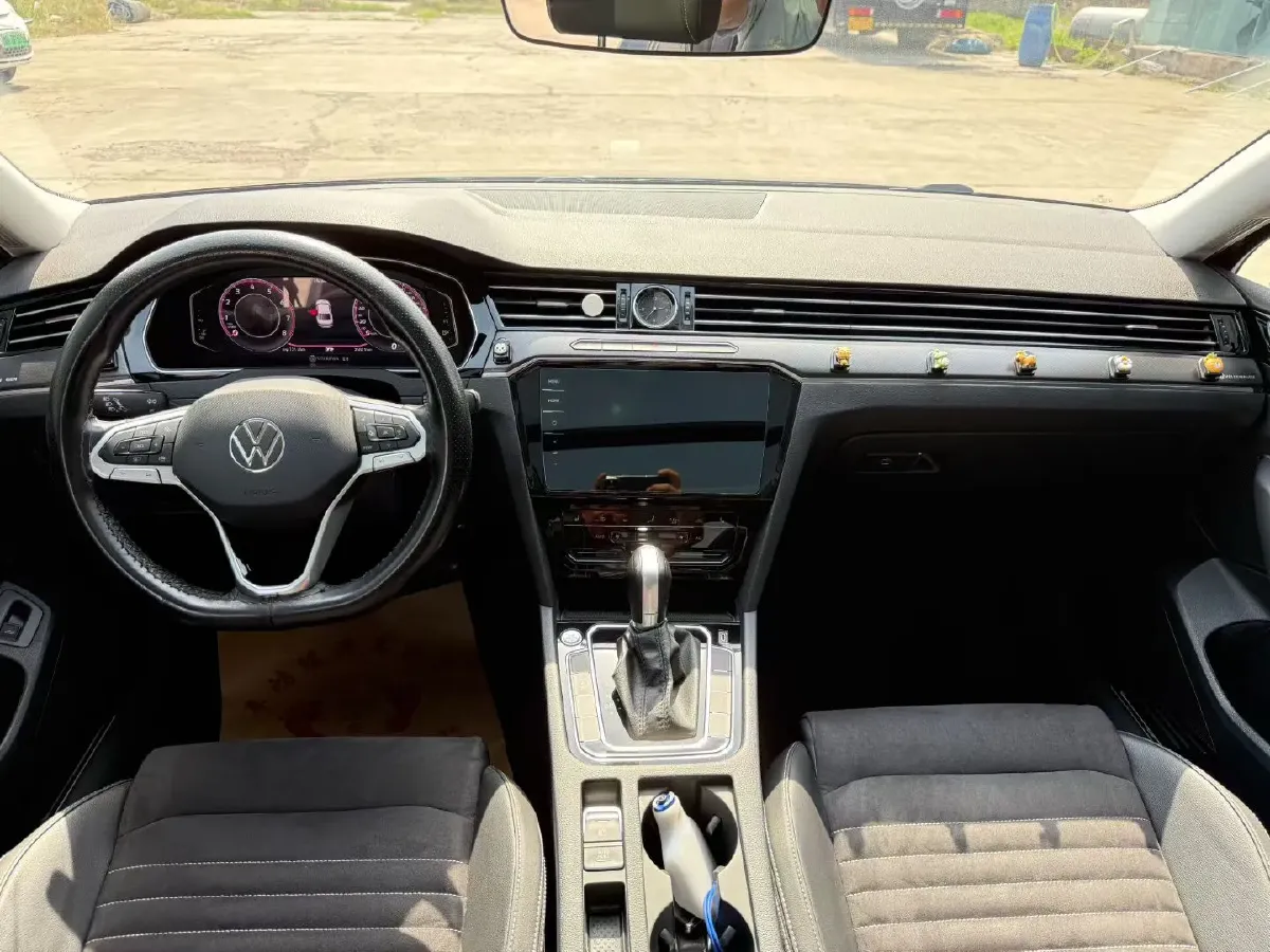 2020 Volkswagen Magotan 2.0T 186HP L4 7DCT,autocango,china used car exporter,china ev exporter,chinese used car exporter,chinese used ev exporter