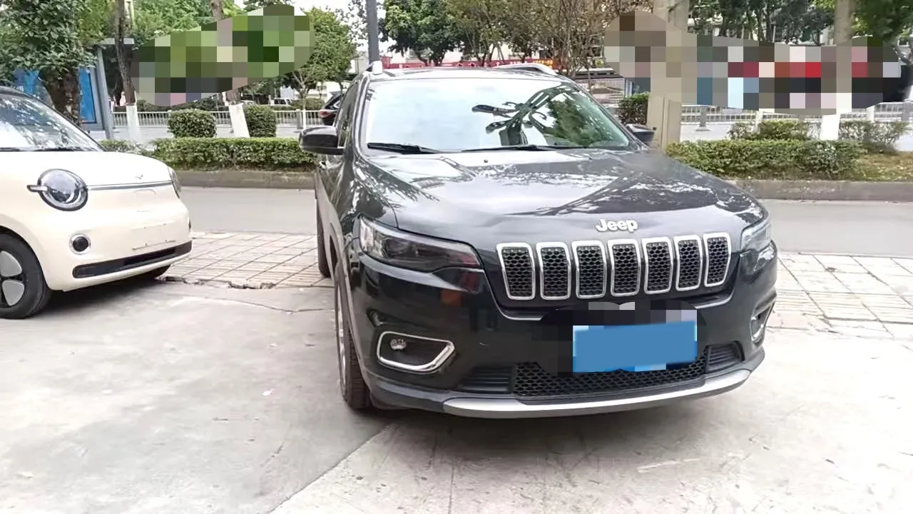 2019 Jeep Cherokee 2.0T 234HP L4 9AT,autocango,china used car exporter,china ev exporter,chinese used car exporter,chinese used ev exporter